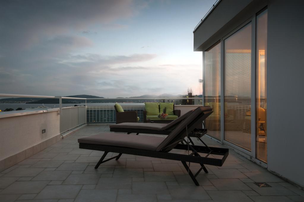 Sunset Penthouse Apartment With Jacuzzi And Seaview Zadar Extérieur photo