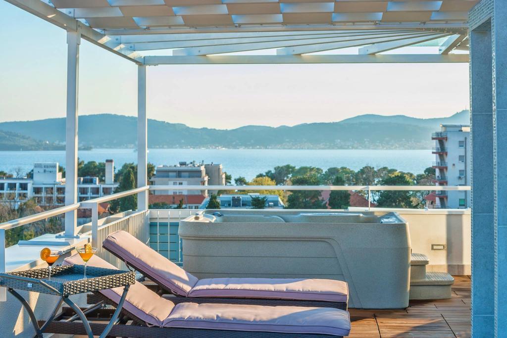 Sunset Penthouse Apartment With Jacuzzi And Seaview Zadar Extérieur photo